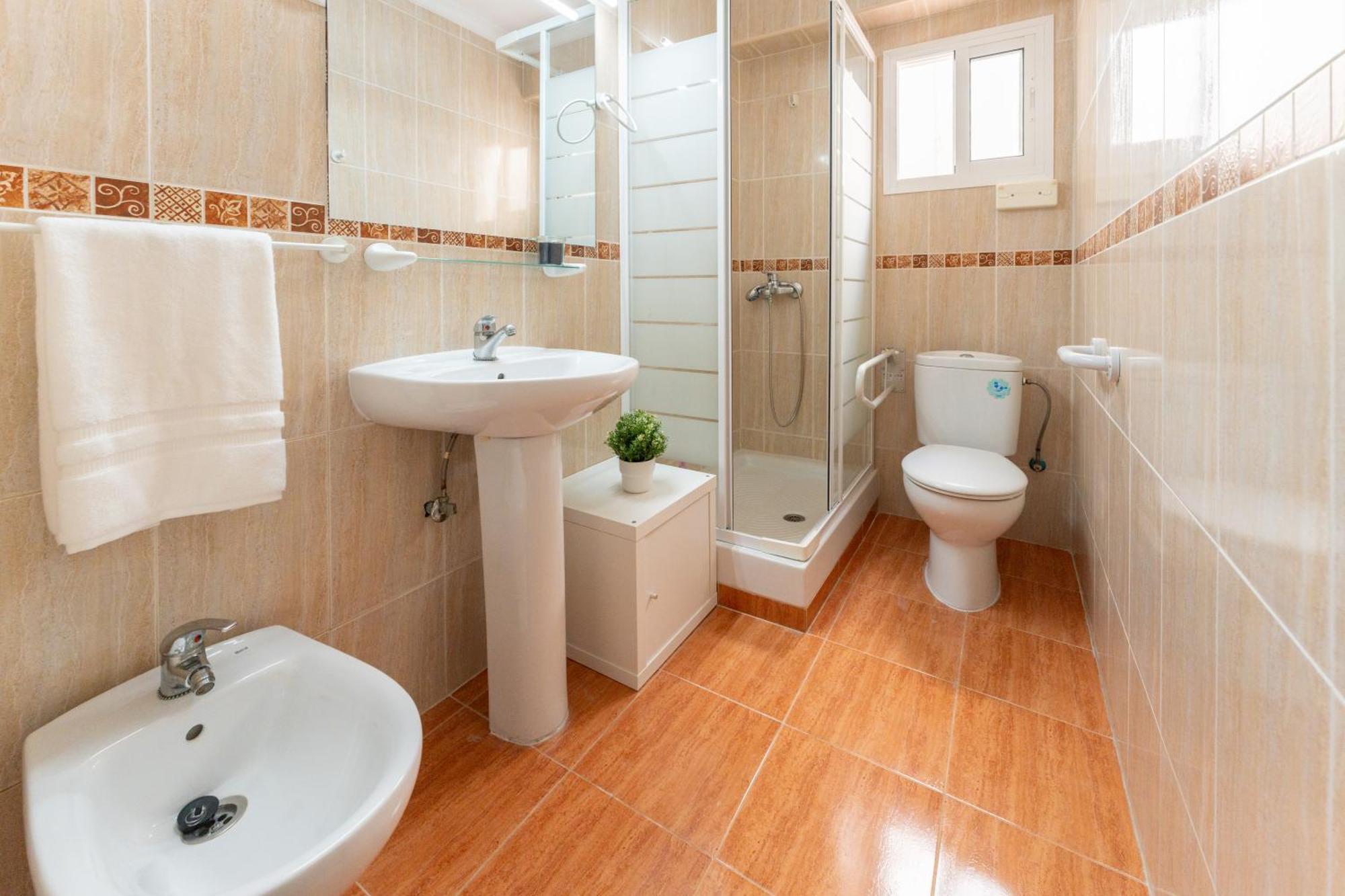 Ferienwohnung Malaga Lux Oasis - Modern 3Br, Fast Wifi, Smarttv Exterior foto